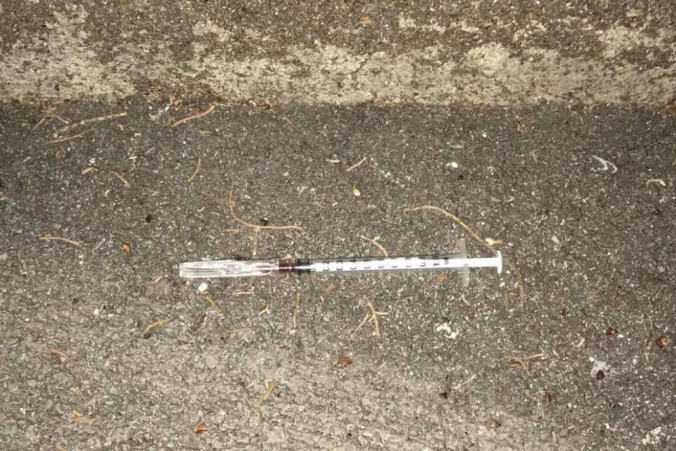 Siringa insanguinata rinvenuta a Chiasso