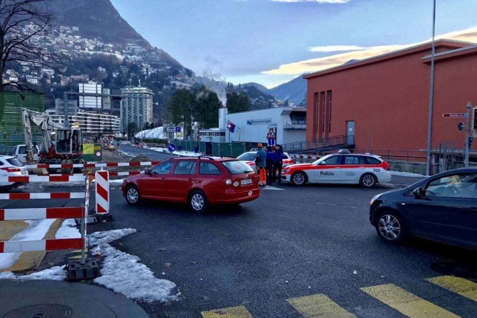 Fiammata improvvisa in Viale Castagnola