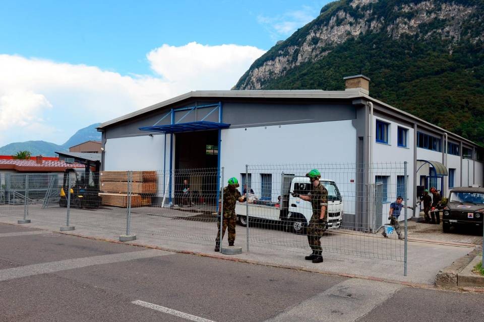Creato nel pieno della crisi migratoria del 2016, il Centro unico temporaneo per migranti in procedura di riammissione con l’Italia cambierà funzione. Da ottobre infatti diventerà un magazzino per scorte sanitarie. Foto Fiorenzo Maffi