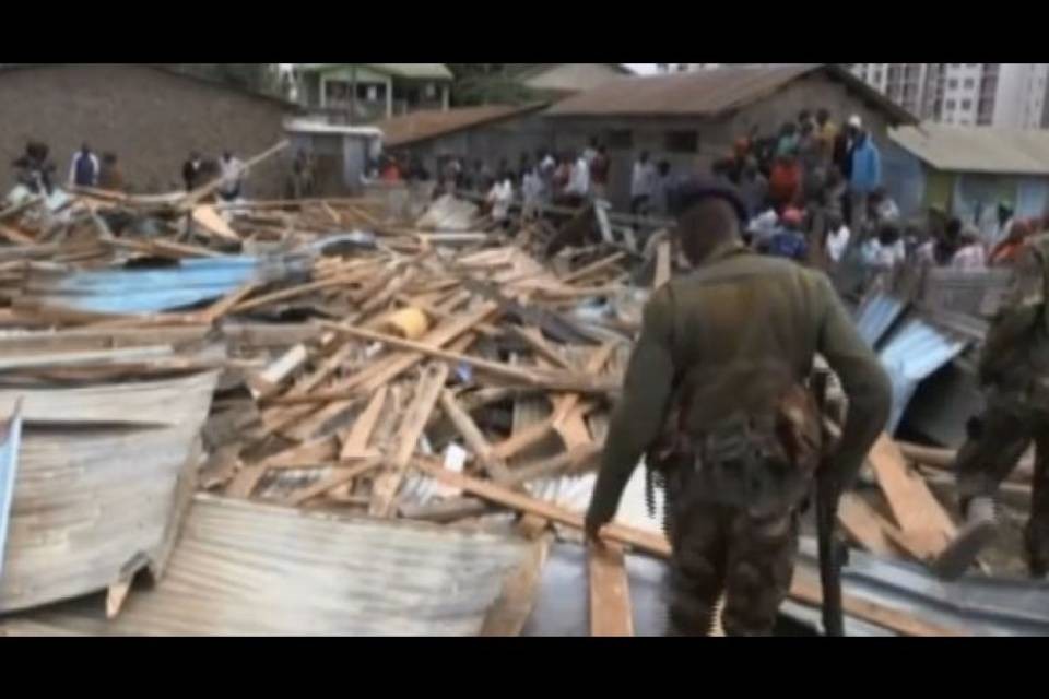Crolla una scuola a Nairobi, strage di bambini