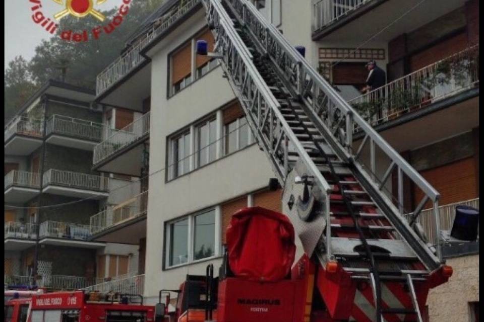 Tragedia a Como, morti tre bimbi in un incendio