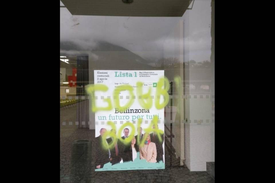 Scritte anti-Lega: "Sporgeremo denuncia"