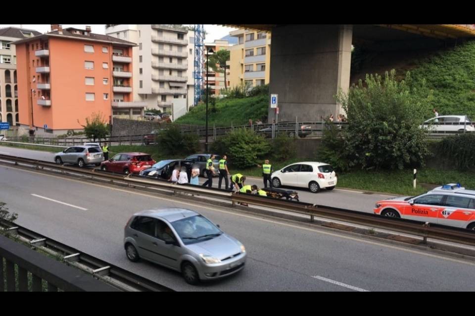 Tamponamento a catena allo svincolo Lugano Sud