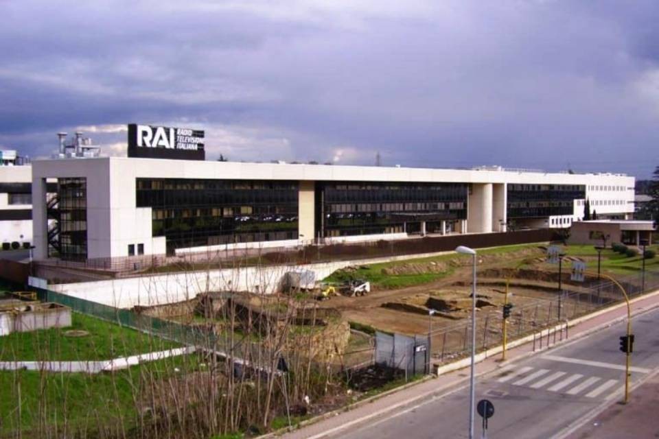 Esplodono tre batterie, salta il segnale di tre canali Rai
