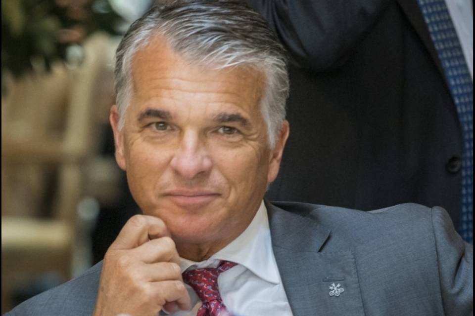 UBS: utile sopra le attese