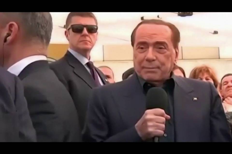 L'ira di Silvio: "Gli italiani non mi votano più. Devono essere impazziti"