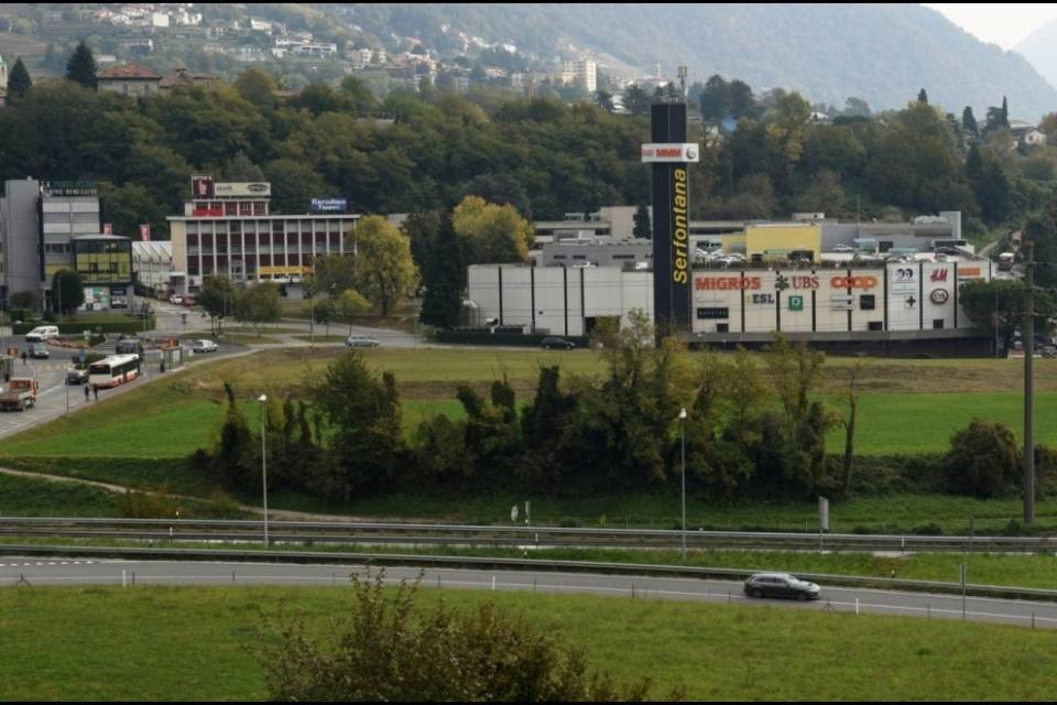 "No all'espansione dei centri commerciali"