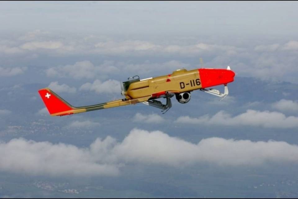 "Quel drone non ci fa dormire"