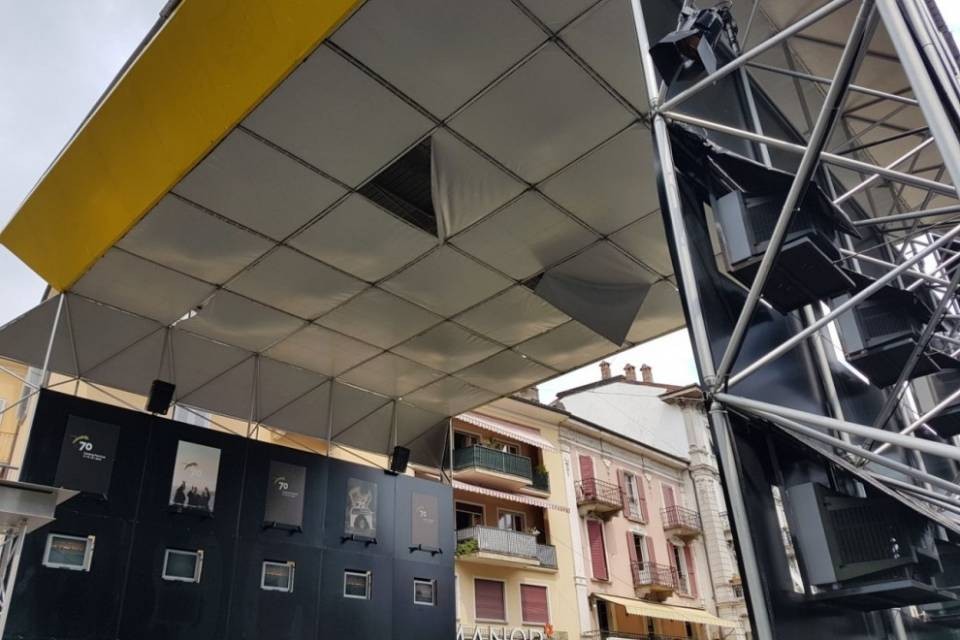 "Doccia" inaspettata al Festival