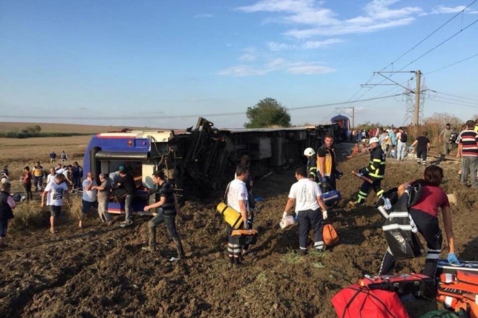 Treno deraglia nel nord della Turchia, 10 morti e 73 feriti
