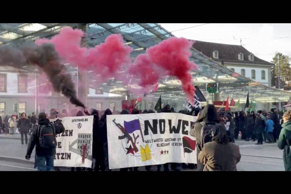 Scoppia la protesta contro il WEF ma senza autorizzazione