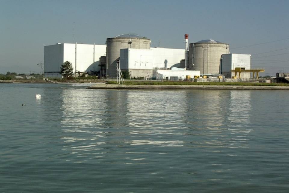 Francia, chiude la centrale Fessenheim a 50 km da Basilea