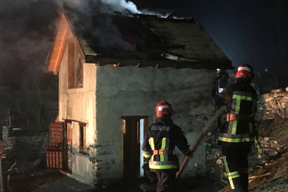 Sauna in fiamme nei Grigioni