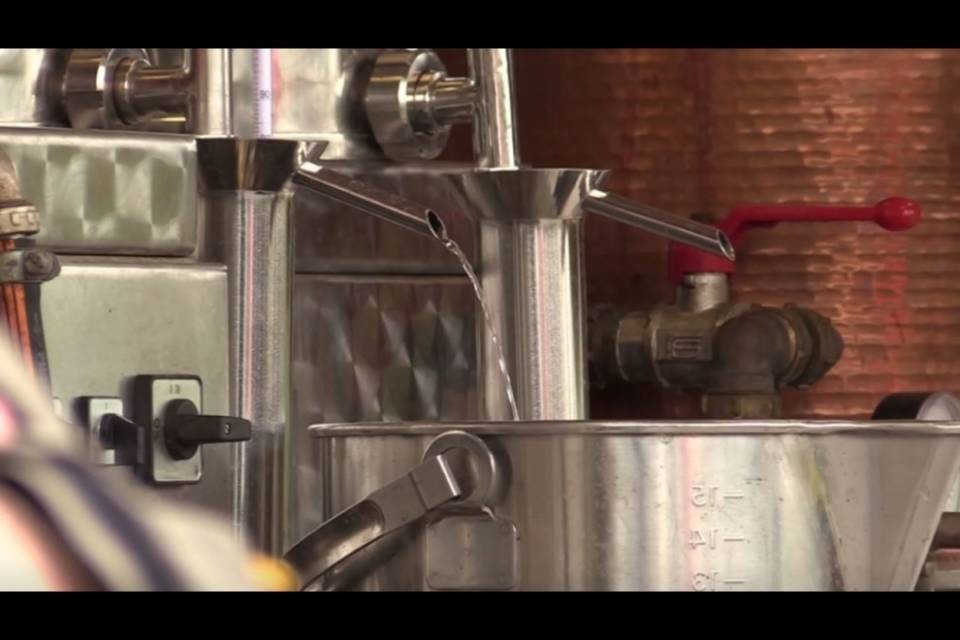 Grappa ticinese in botte ticinese, al via il test