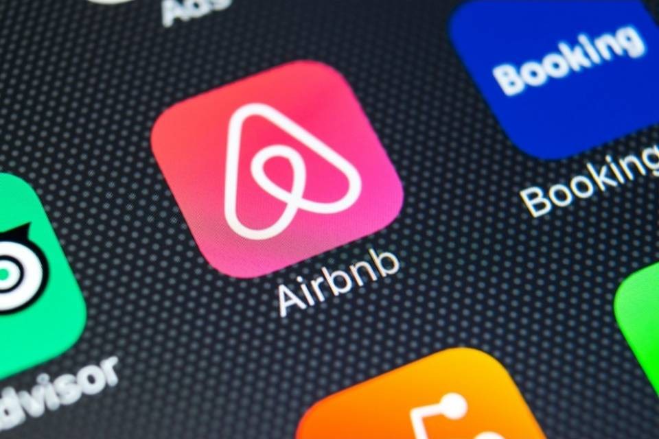 Dagli USA stretta di Airbnb, vietati i party nelle case