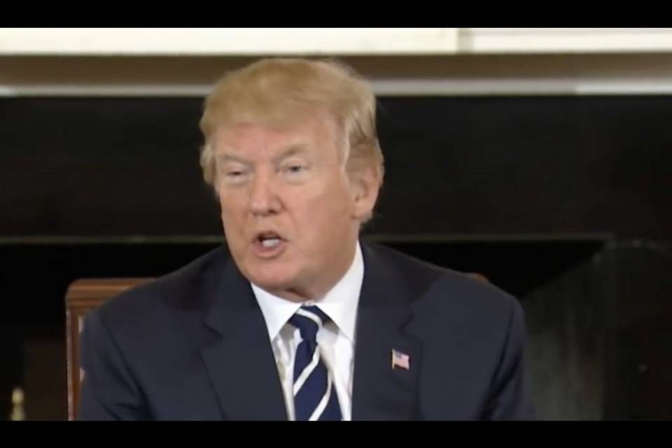Trump: "I nostri missili stanno arrivando: belli, nuovi e 'intelligenti'!"