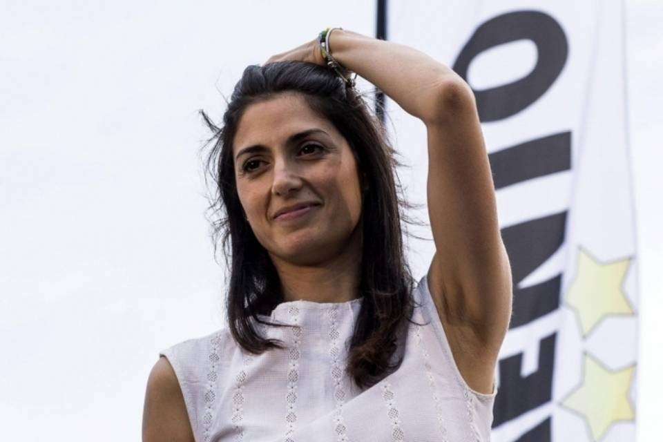 Minacce dinamitarde contro la giunta Raggi