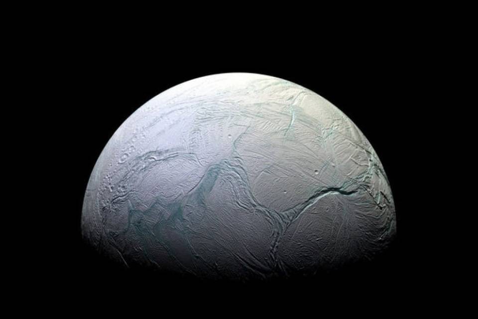 Ingredienti dei mattoni della vita su una luna di Saturno