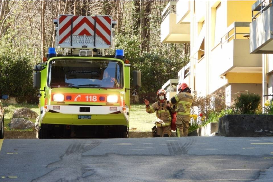 Fumo dalla tromba dell’ascensore, evacuato stabile a Lumino