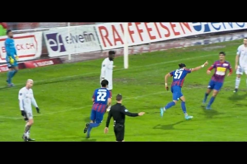Chiasso dai due volti, lo Stade Losanna ne approfitta