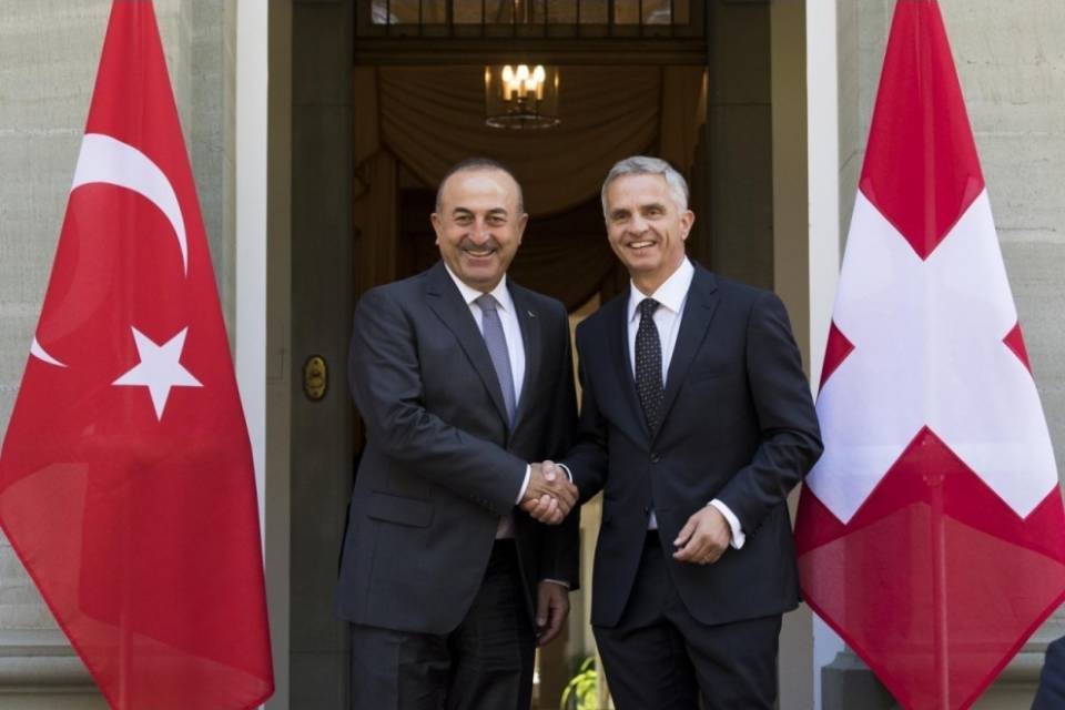La Svizzera si spacca sul ministro turco