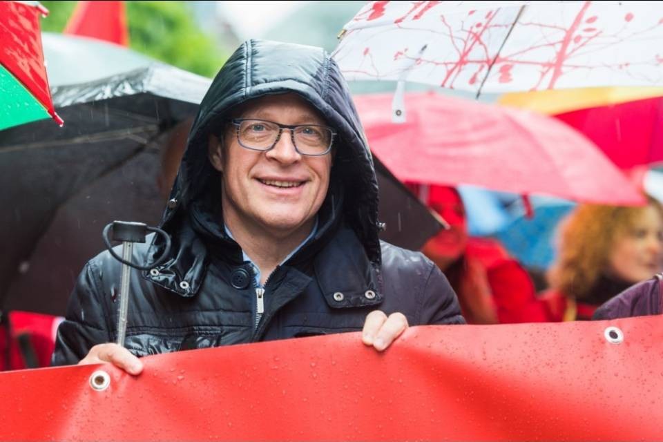 Lanciato un referendum interno al PS