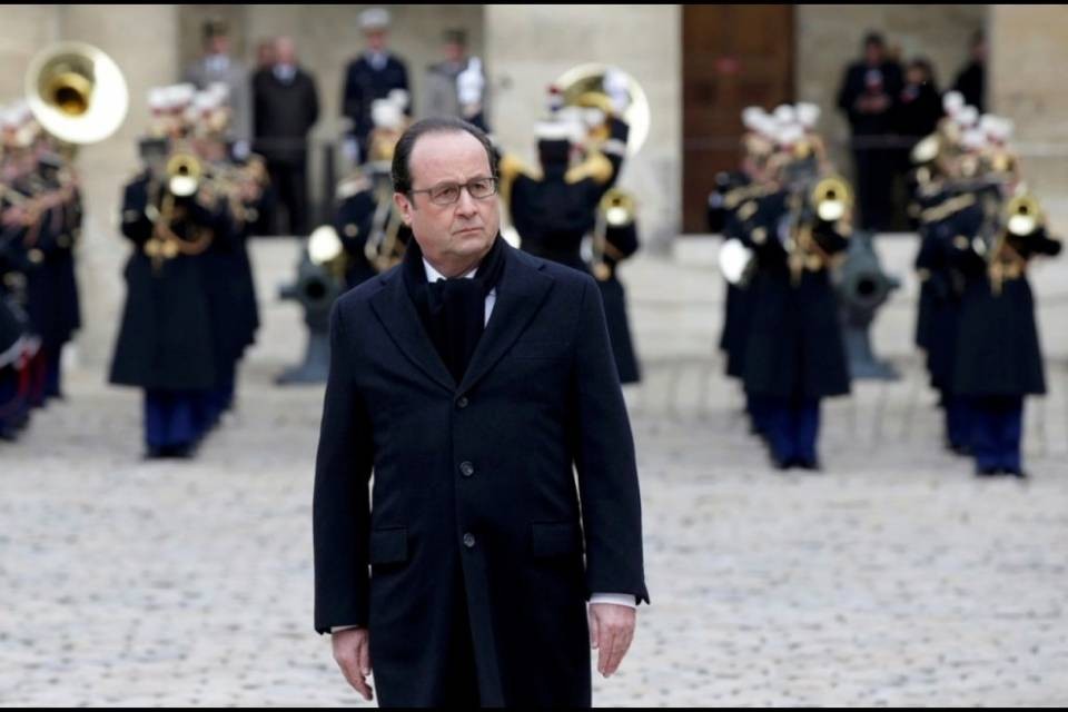 Parigi si è fermata