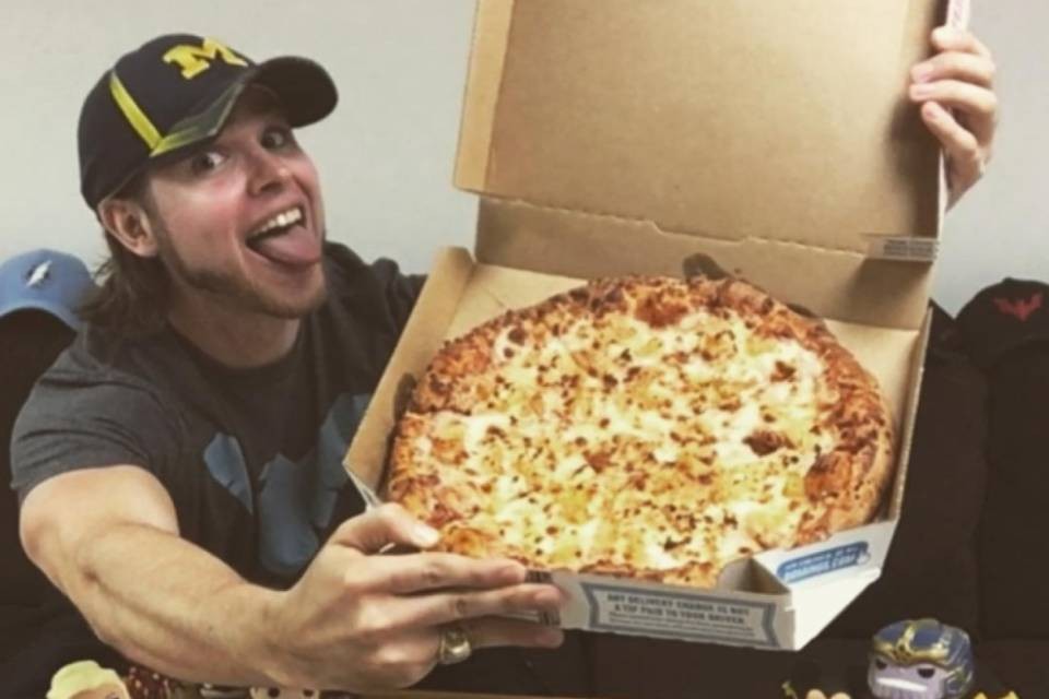 Mangia pizza per 365 giorni. E dimagrisce!