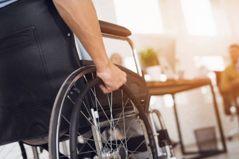 Mano tesa ai disabili