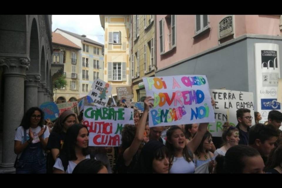 Sempre più manifestazioni nelle città svizzere