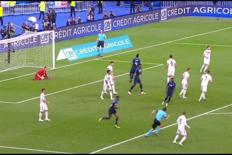 Francia, una doppietta di Griezmann affonda la Germania