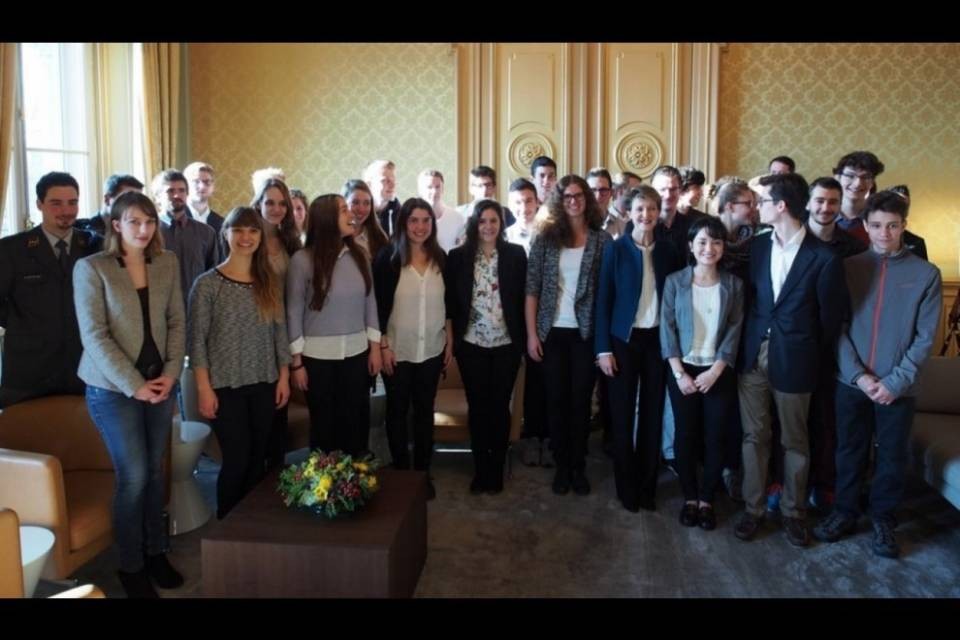 Sommaruga riceve 35 giovani ricercatori premiati