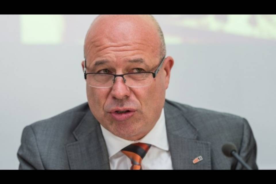 No all'espulsione dei terroristi: "Decisione assurda e pericolosa"