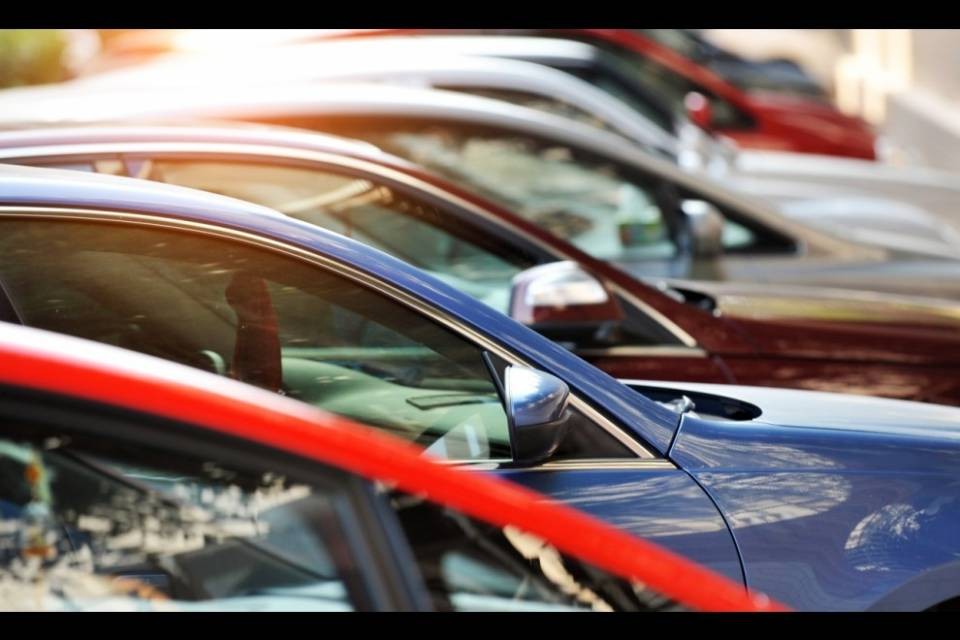 La Polizia indaga su un rivenditore di automobili