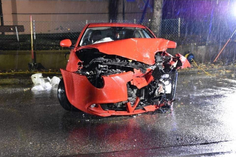 Scontro frontale a Novaggio, feriti gli occupanti