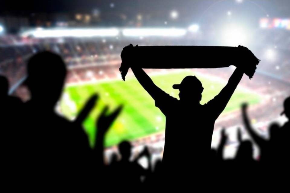 Sequestrate un milione di sciarpe false di squadre di Serie A