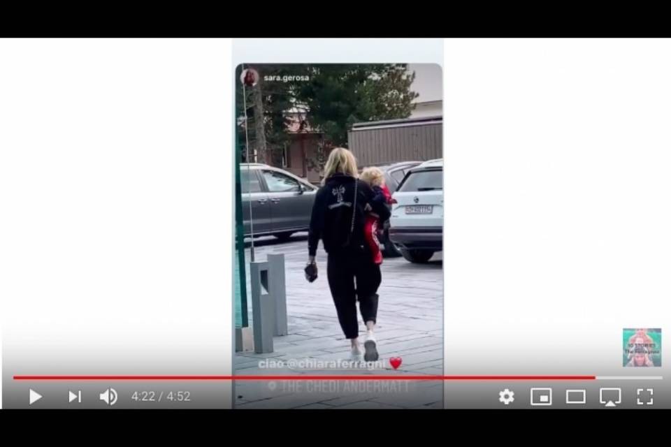 Chiara Ferragni si rilassa ad Andermatt. Ma scoppia la polemica