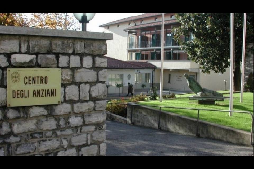 "Calpestata la dignità dell'anziano"