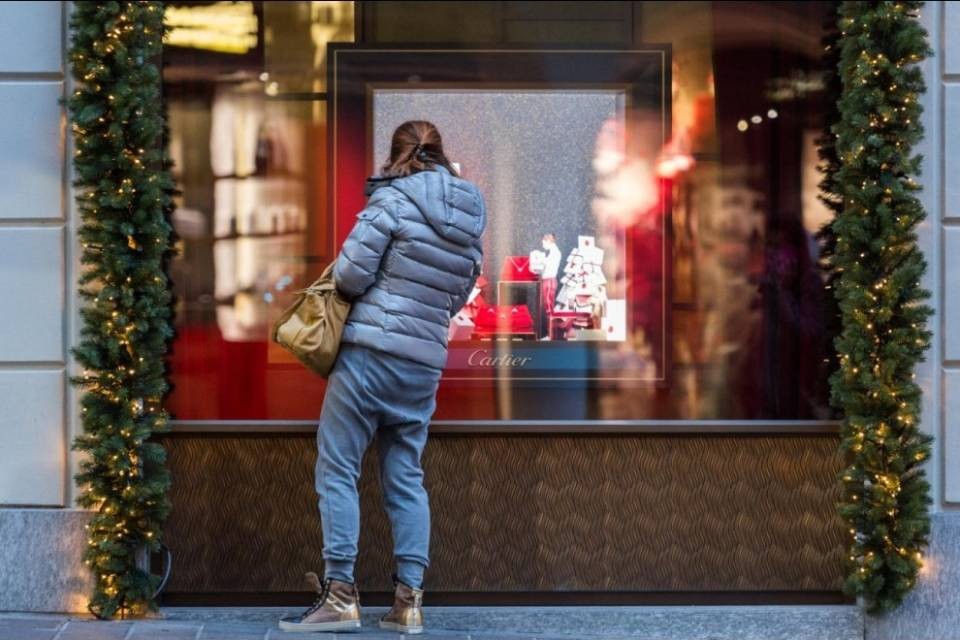 Commerci, Lugano rilancia il dibattito