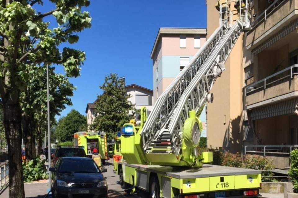 Balcone in fiamme a Chiasso