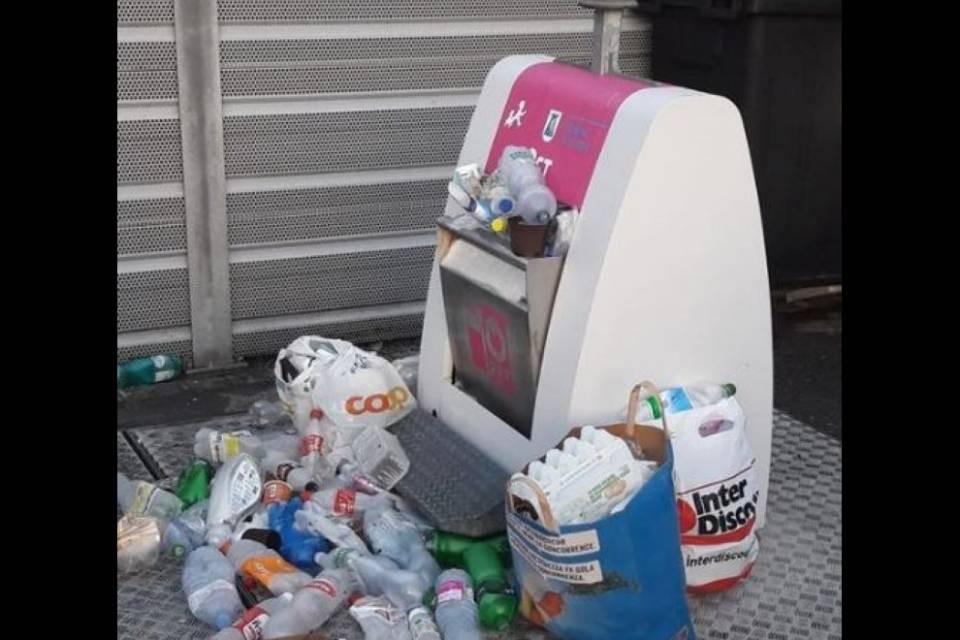 "Riusciremo mai a vivere con un po’ di rispetto?!"