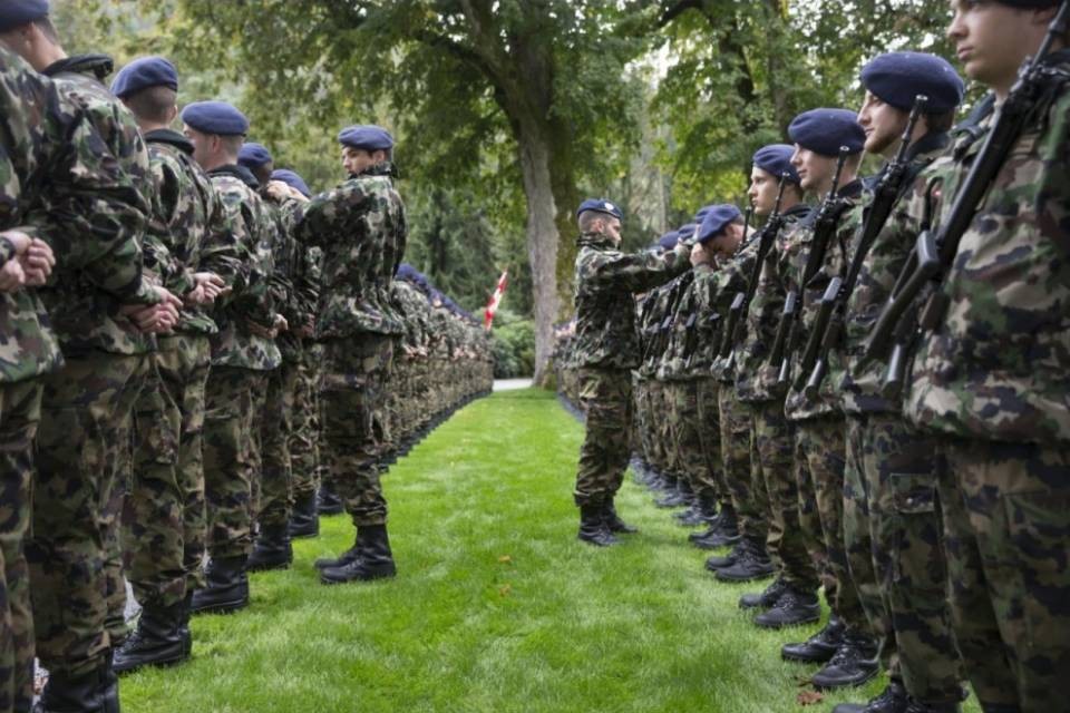 Lanciato il referendum contro la riforma dell'esercito