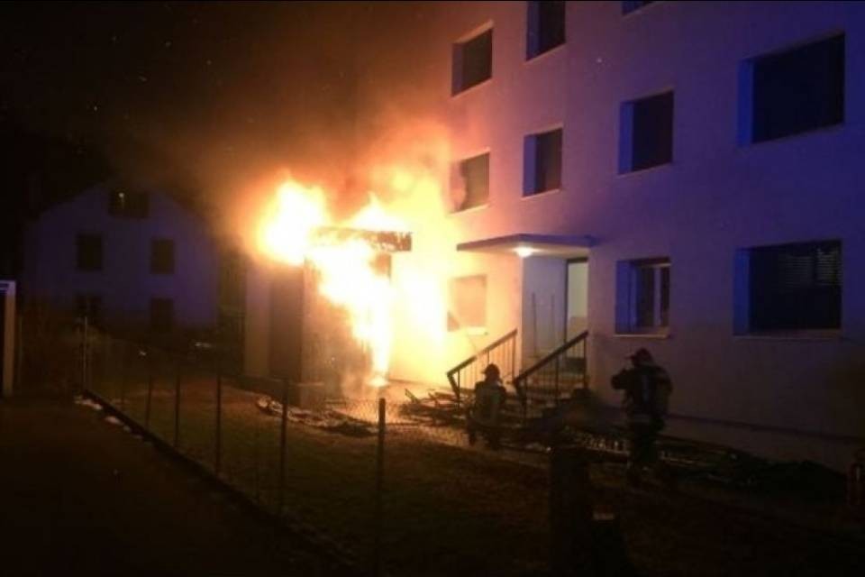 Friborgo, fiamme in un immobile di cinque piani