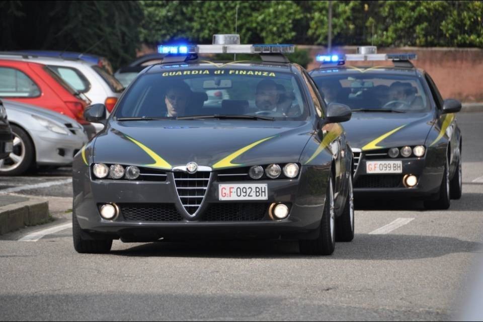 Sgominata banda a Varese, perquisizioni in Svizzera