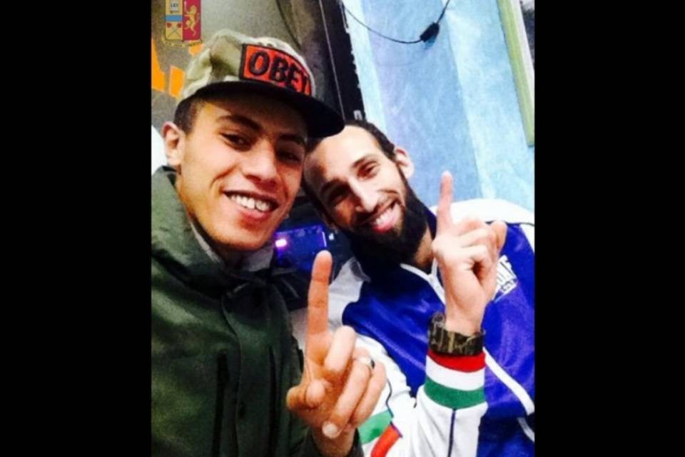 "Ma quale terrorista, mio fratello è solo un fifone"