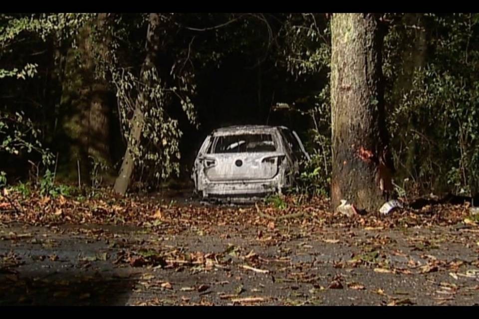 5 uomini morti bruciati in una Golf