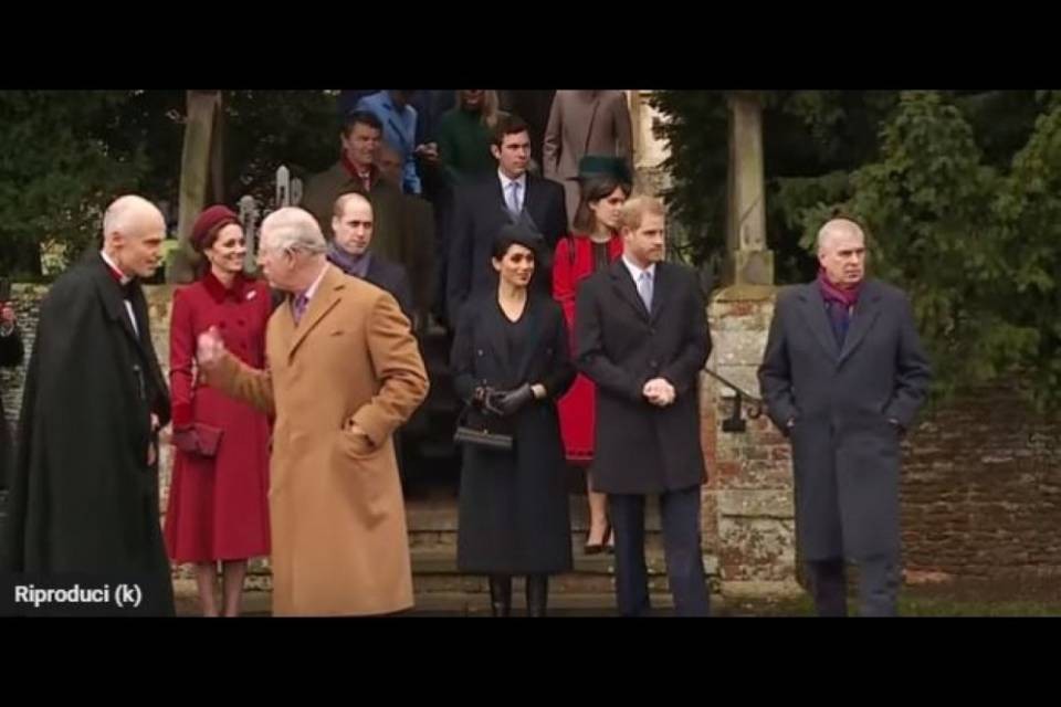 Kate e Meghan insieme (e complici) alla Messa di Natale