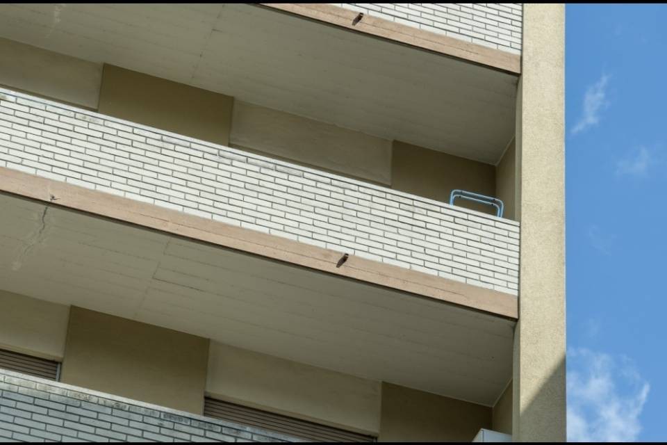 Bellinzona: "Non l'ho buttata dal balcone"