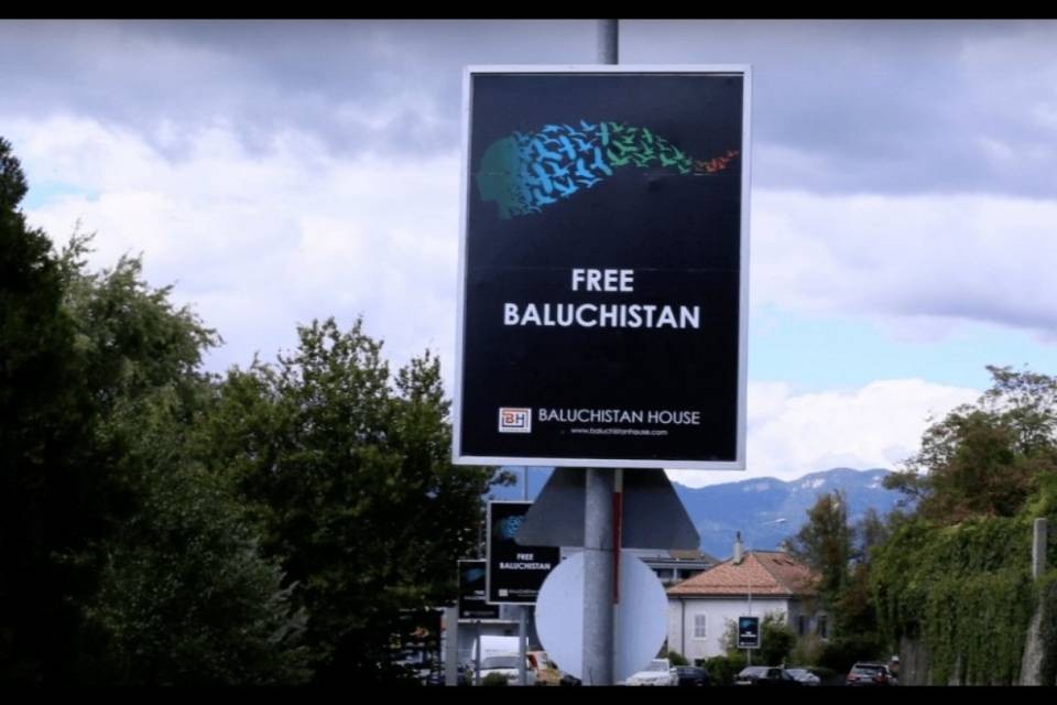 Ginevra: cartelloni pubblicitari offendono Islamabad