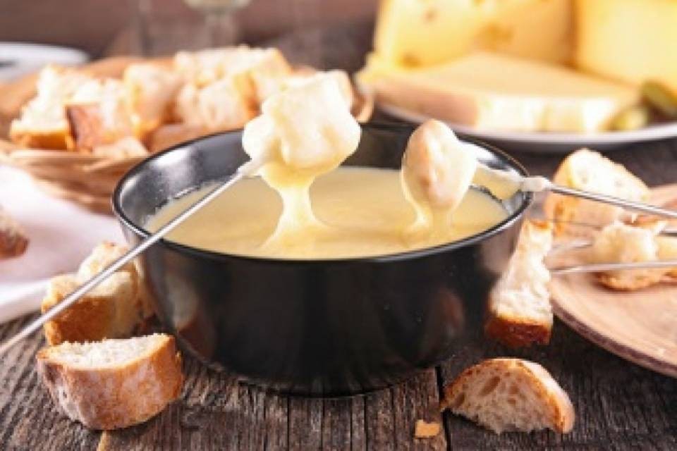 Torna la fondue in piazza a Lugano